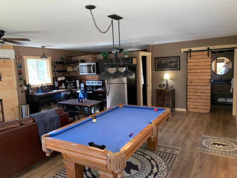 Entire cabin in Sevierville, Tennessee 2 guests1 bedroom1 bed1 bath-7