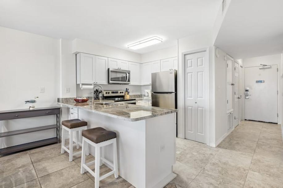 Entire condo in Gulf Shores, Alabama 6 guests2 bedrooms3 beds2 baths-5