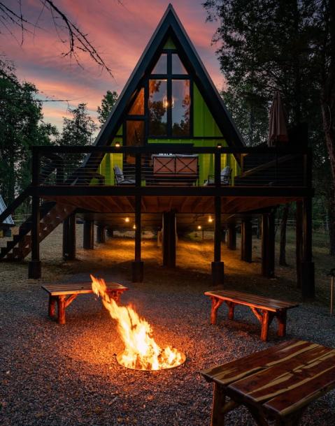 Entire cabin in Sevierville, Tennessee 4 guests1 bedroom2 beds1 bath-5