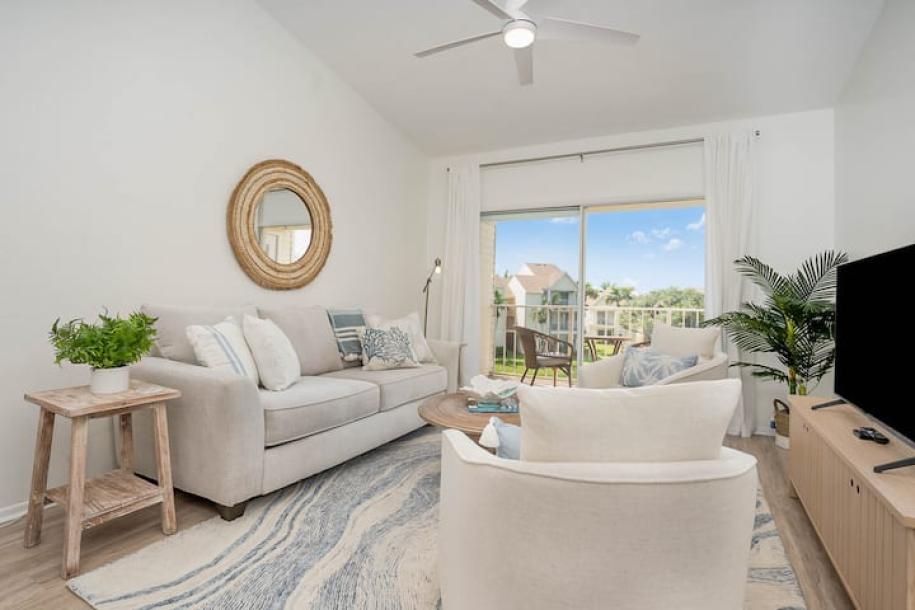Luxury Beachside Condo · Half Mile from Beach-12