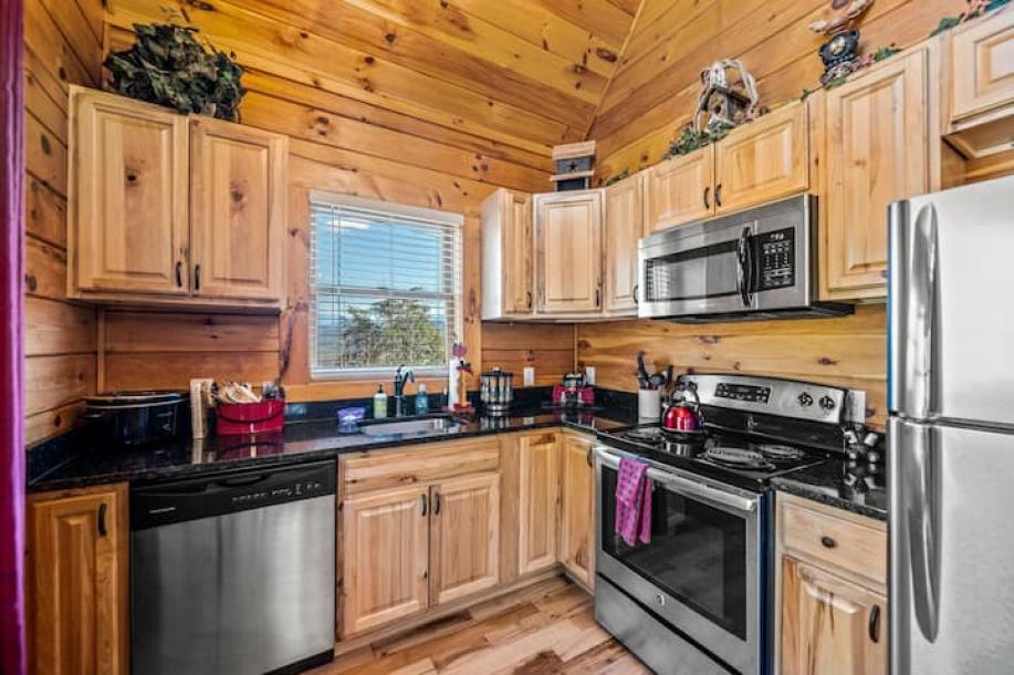 Entire cabin in Sevierville, Tennessee 8 guests2 bedrooms5 beds2.5 baths-14