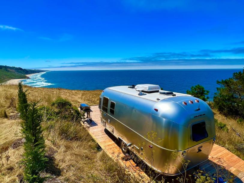 Camper/RV in Half Moon Bay, California 2 guests1 bedroom2 beds1 bath-19