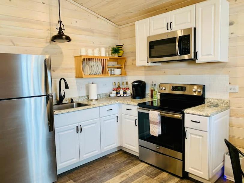 Tiny home in Panguitch, Utah 4 guests1 bedroom2 beds1 bath-8