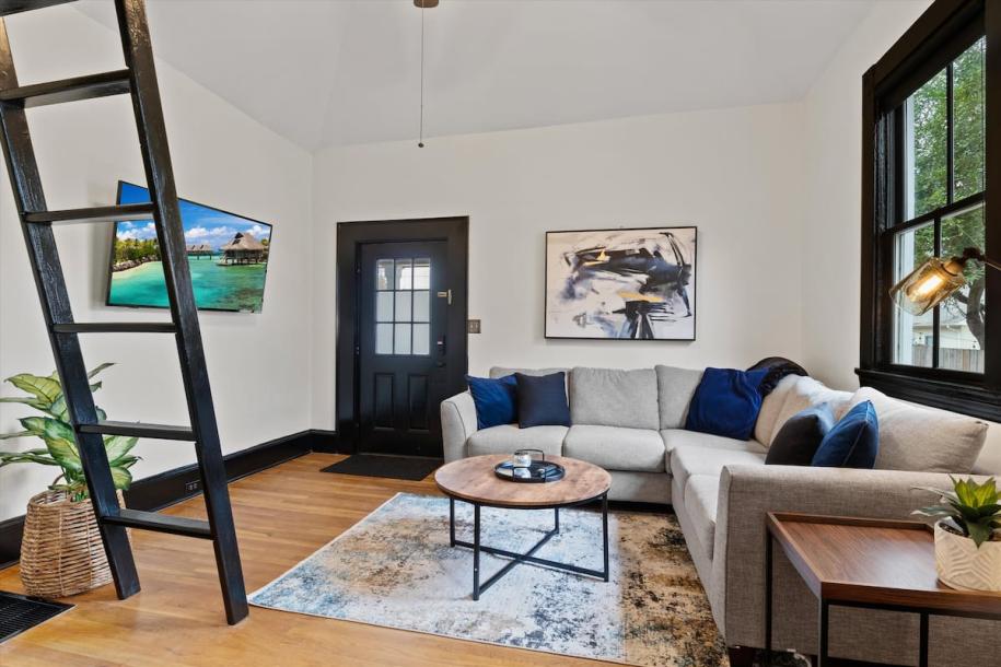 Entire serviced apartment in Raleigh, North Carolina 2 guests1 bedroom1 bed1 bath-2