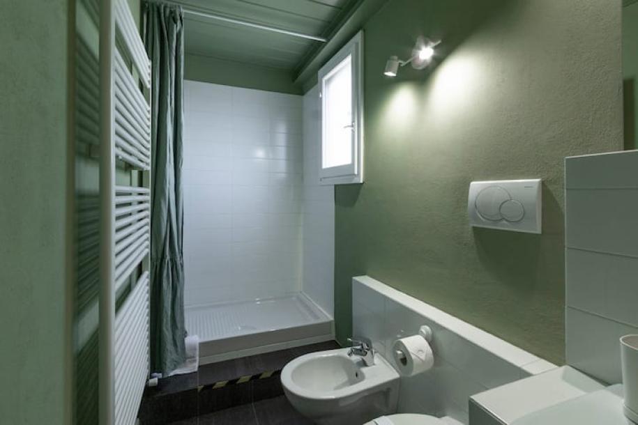 Entire condo in Florence, Italy 4 guests1 bedroom2 beds1 bath-6
