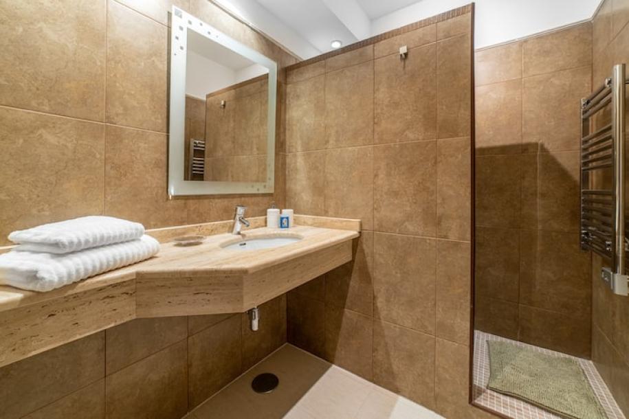 Entire rental unit in Carvoeiro, Portugal 4 guests2 bedrooms3 beds2 baths-4