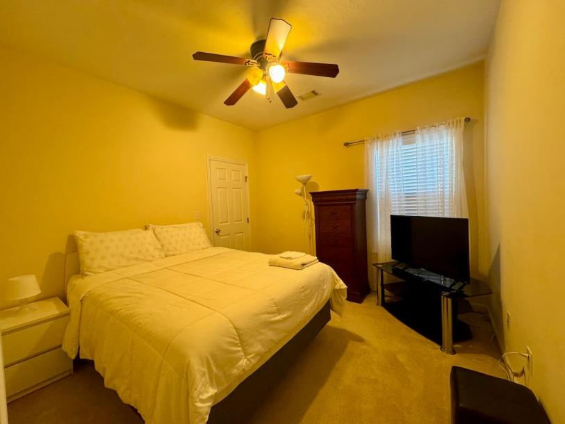 Entire home in Martinez, Georgia 8 guests4 bedrooms4 beds2 baths-8