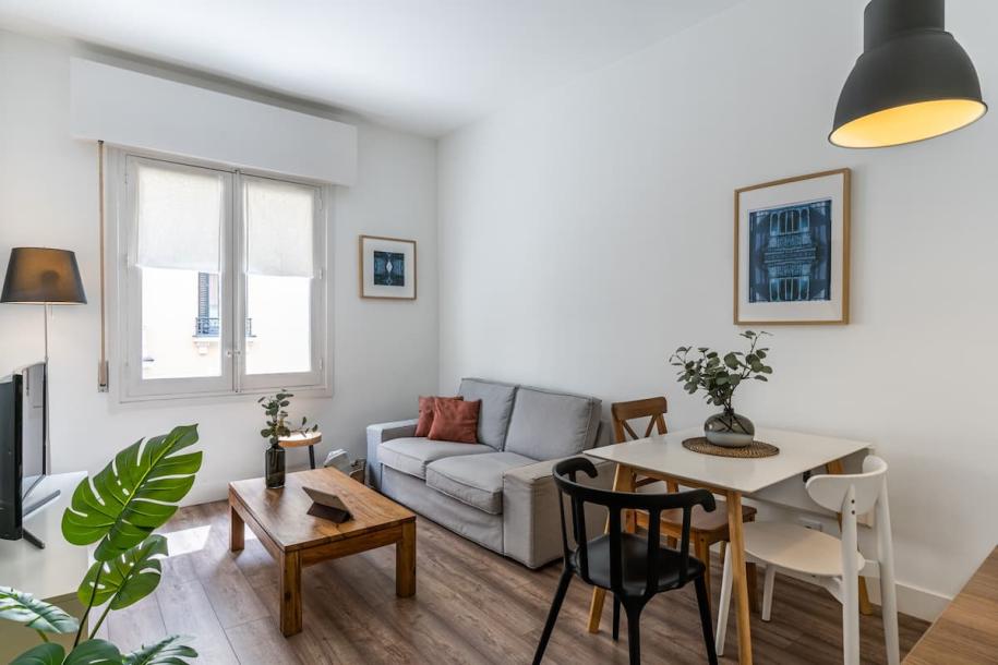 Entire rental unit in Madrid, Spain 2 guests1 bedroom1 bed1 bath-12