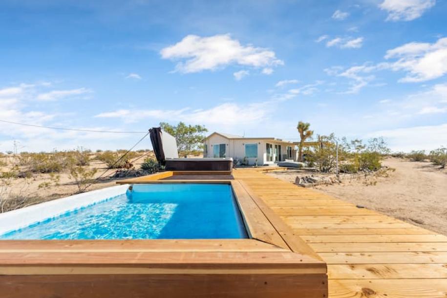 Entire home in Joshua Tree, California 4 guests1 bedroom3 beds1 bath-12