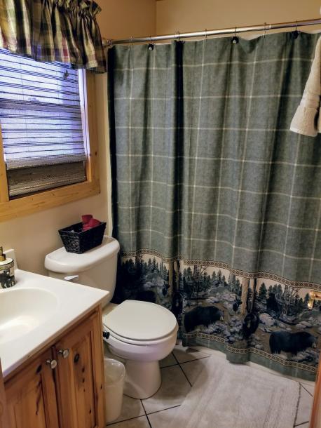 Entire cabin in Sevierville, Tennessee 2 guests1 bedroom1 bed2 baths-8