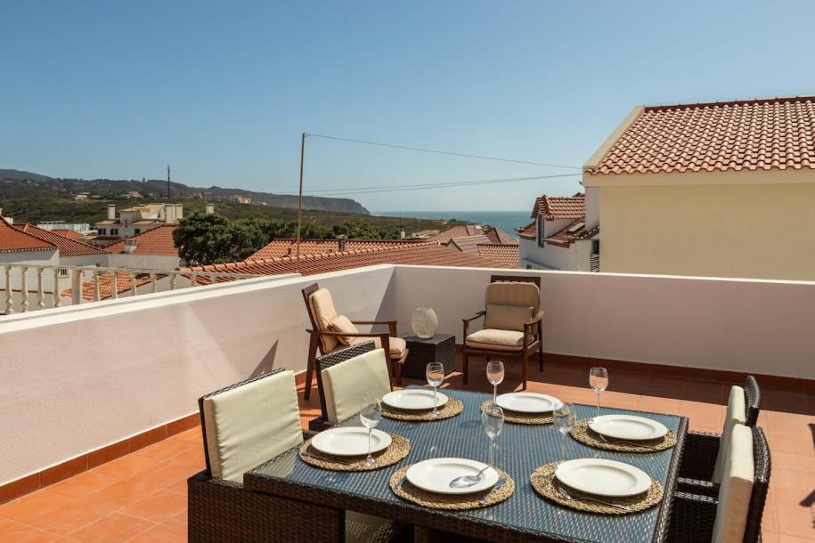 Entire home in Colares, Portugal 6 guests3 bedrooms4 beds1.5 baths-4