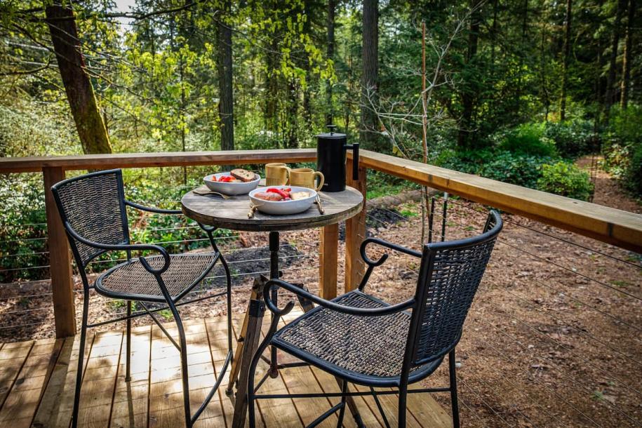 Entire cabin in Vashon, Washington 2 guests1 bedroom1 bed1 bath-8