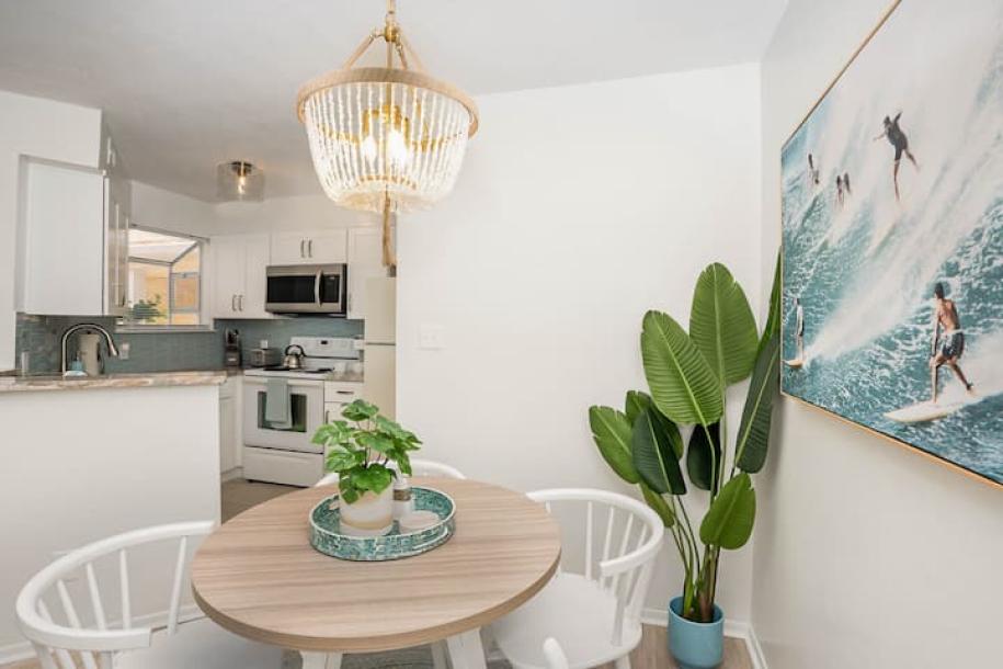 Luxury Beachside Condo · Half Mile from Beach-7