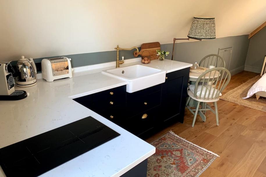 Entire guesthouse in Withington, United Kingdom 2 guests1 bedroom1 bed1 bath-12