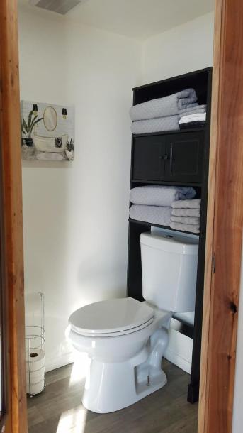 Tiny home in Lake Isabella, California 2 guests1 bedroom1 bed1 bath-12