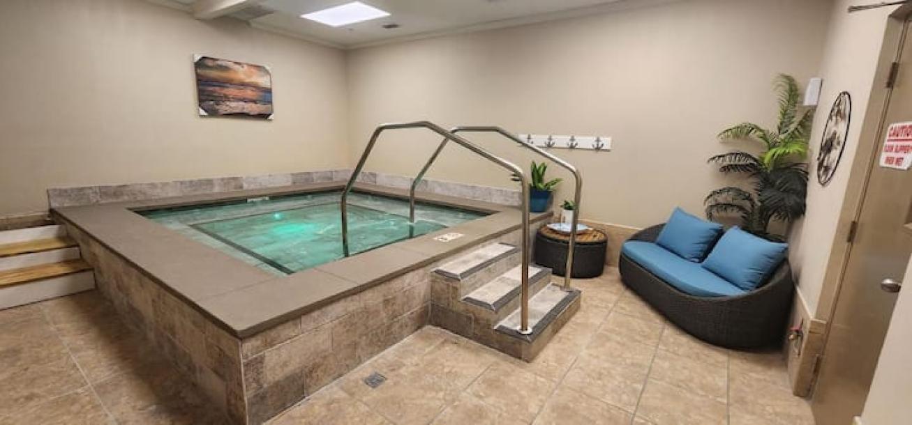 Entire condo in Gulf Shores, Alabama 6 guests2 bedrooms3 beds2 baths-8