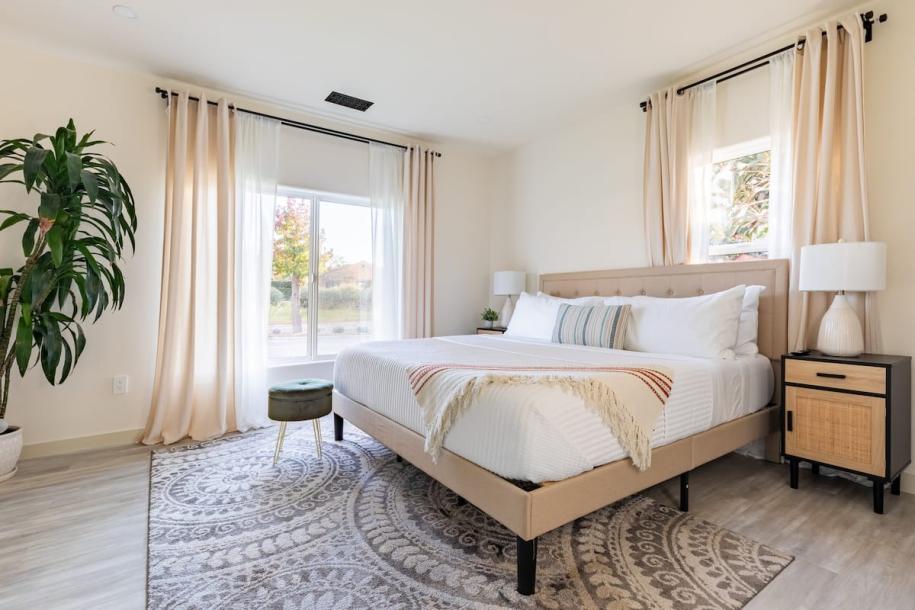 Casa Alhambra near DTLA w/Jacuzzi & King Beds-10