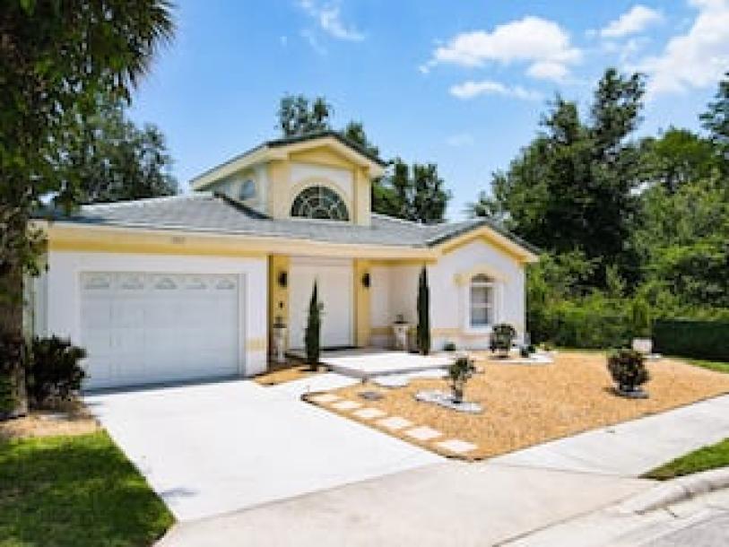 Entire villa in Kissimmee, Florida 10 guests3 bedrooms6 beds3 baths-18