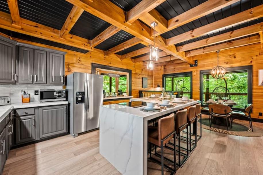 Entire cabin in Sevierville, Tennessee 8 guests2 bedrooms5 beds2.5 baths-16