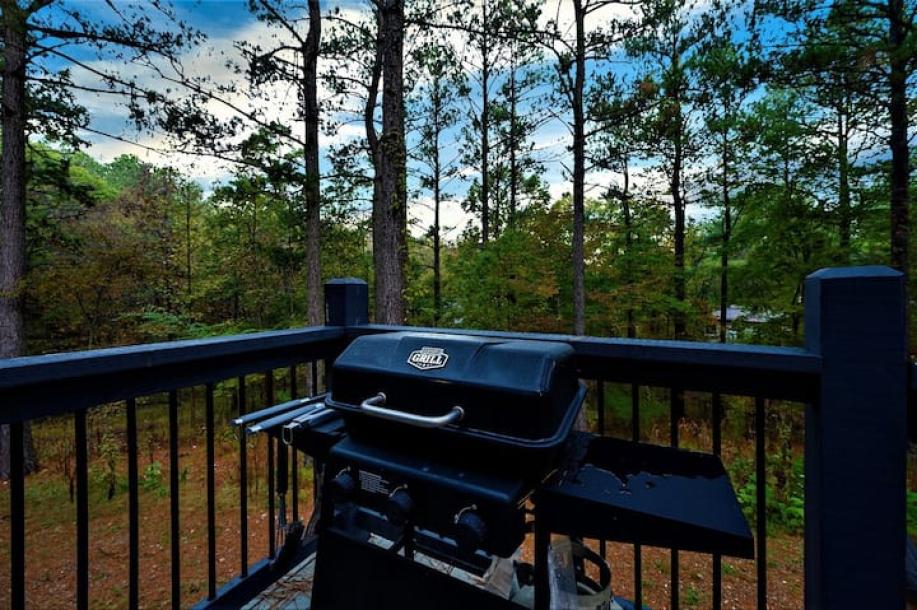 Entire cabin in Broken Bow, Oklahoma 4 guests1 bedroom2 beds2 baths-2