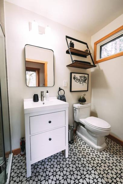 Entire cabin in Vashon, Washington 2 guests1 bedroom1 bed1 bath-9