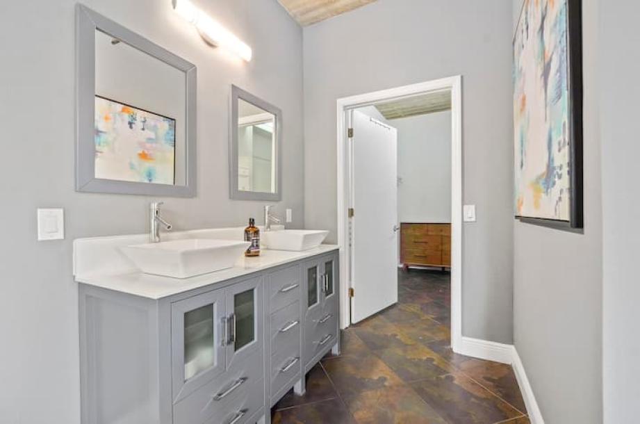 Entire loft in Orlando, Florida 2 guests1 bedroom2 beds1 bath-3