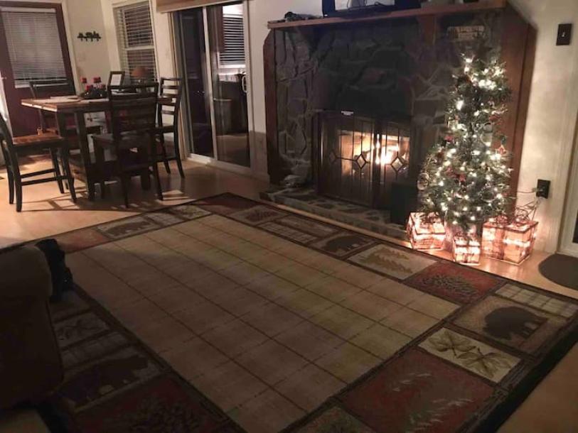 Entire cabin in Robbinsville, North Carolina 6 guests2 bedrooms3 beds1 bath-9