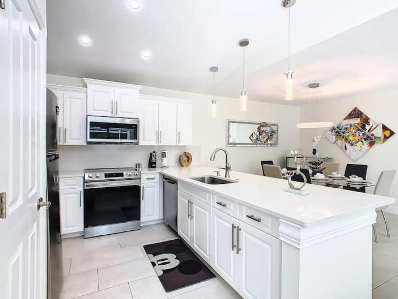 Entire villa in Kissimmee, Florida 10 guests3 bedrooms6 beds3 baths-15