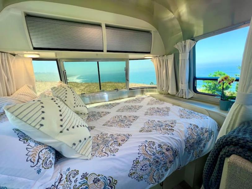 Camper/RV in Half Moon Bay, California 2 guests1 bedroom2 beds1 bath-9