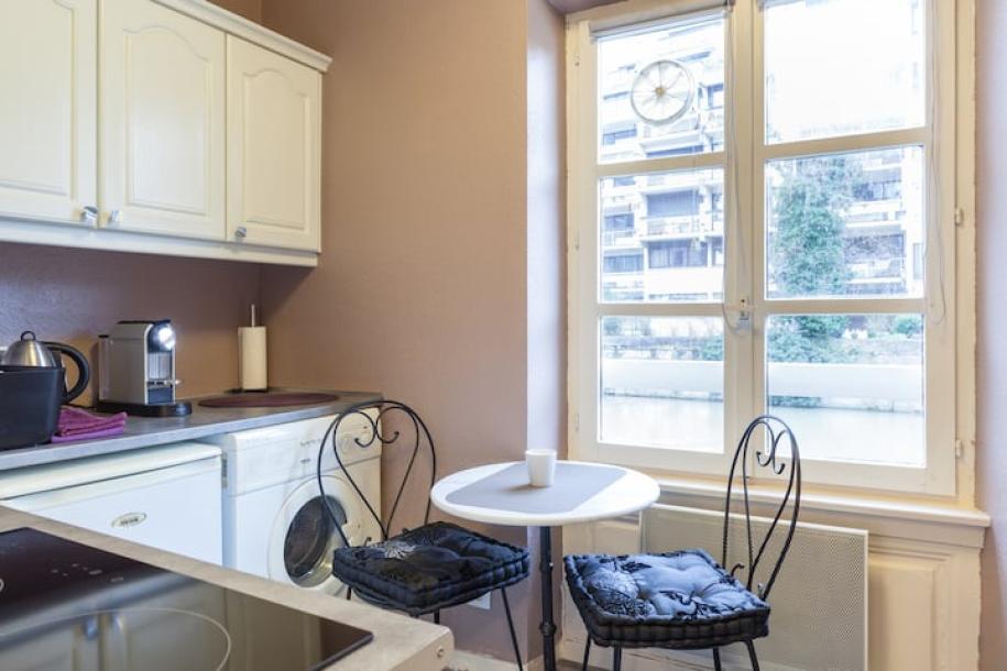 Entire rental unit in Strasbourg, France 3 guests1 bedroom2 beds1 bath-8