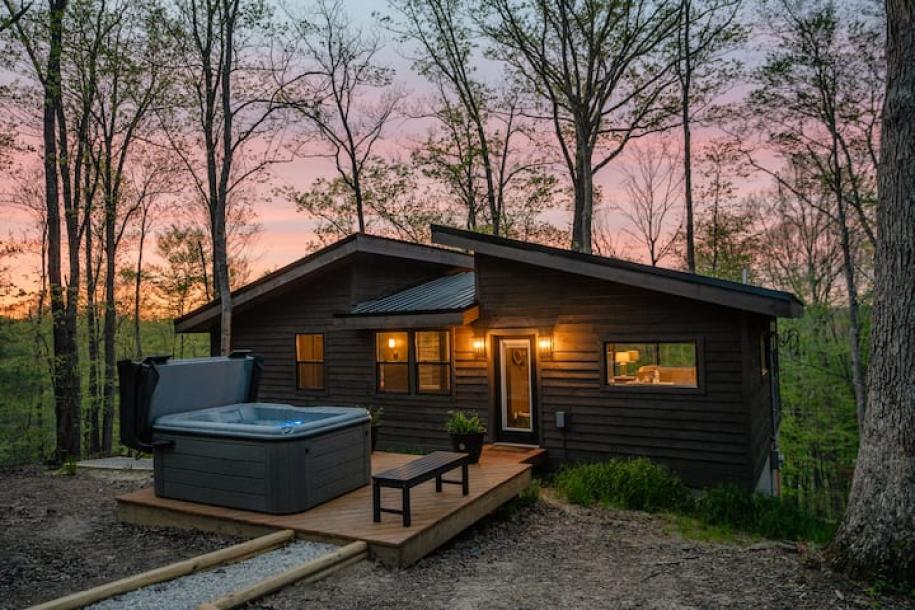 Entire cabin in Slade, Kentucky 2 guests1 bedroom1 bed1 bath-18