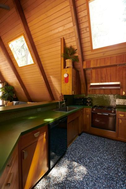 Entire cabin in Idyllwild-Pine Cove, California 4 guests2 bedrooms3 beds1 bath-10