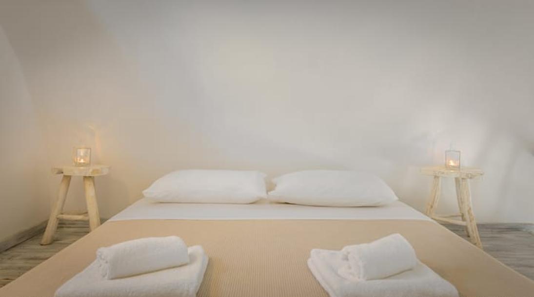 Entire home in Oia, Greece 2 guests1 bedroom1 bed1 bath-9