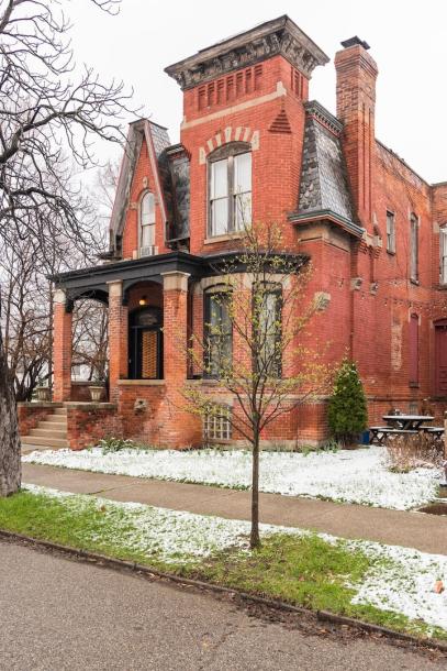 Entire rental unit in Detroit, Michigan 2 guests1 bedroom1 bed1 bath-0