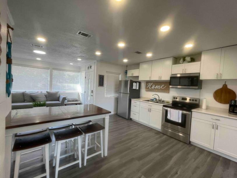 Entire home in Panama City, Florida 7 guests3 bedrooms4 beds2 baths-12
