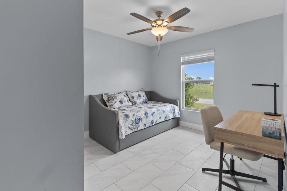 Entire home in Cape Coral, Florida 8 guests3 bedrooms7 beds2 baths-5