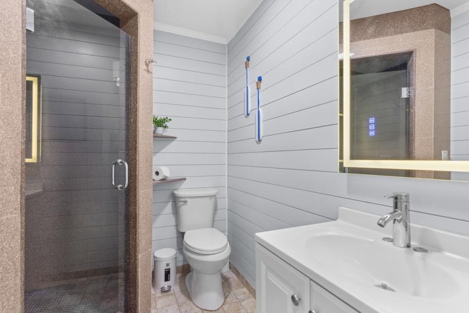 Spacious 5 BR Retreat with Game Room & Heated Pool-2