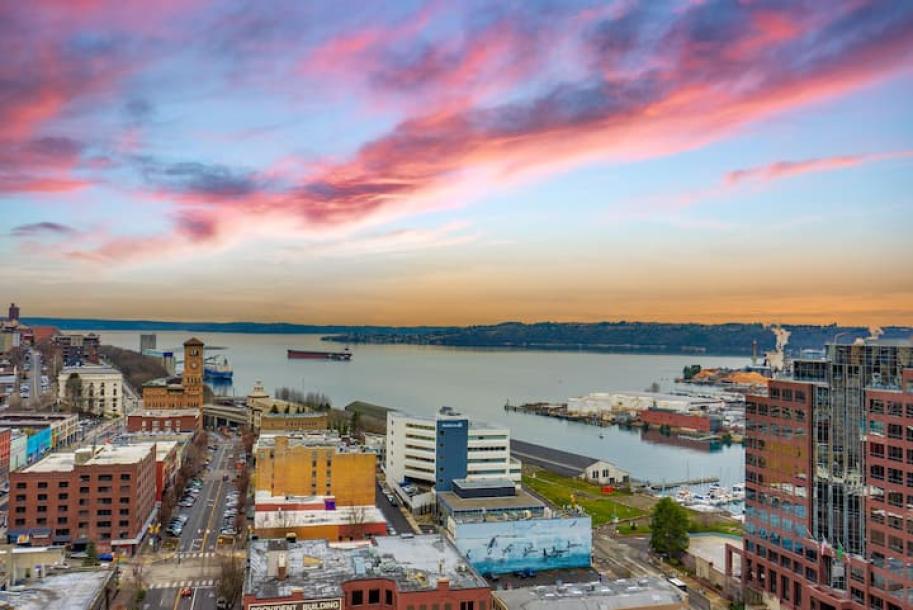 Entire rental unit in Tacoma, Washington 2 guests1 bedroom1 bed1 bath-11