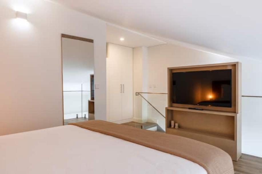 Entire rental unit in Vila Nova de Gaia, Portugal 2 guests1 bedroom1 bed1 bath-9