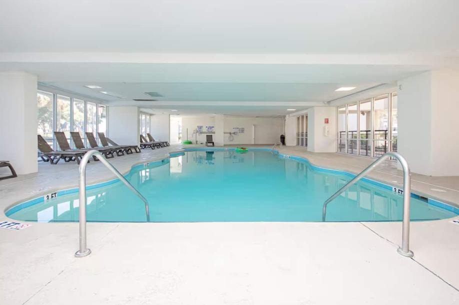 Entire rental unit in Myrtle Beach, South Carolina 6 guests1 bedroom3 beds1 bath-19
