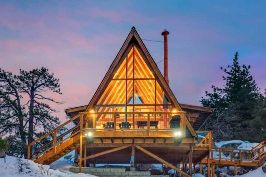 Entire cabin in Arrowbear Lake, California 5 guests2 bedrooms2 beds1 bath-19