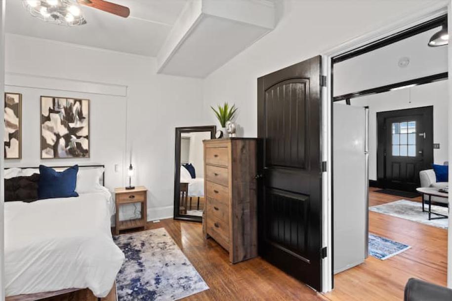 Entire serviced apartment in Raleigh, North Carolina 2 guests1 bedroom1 bed1 bath-8