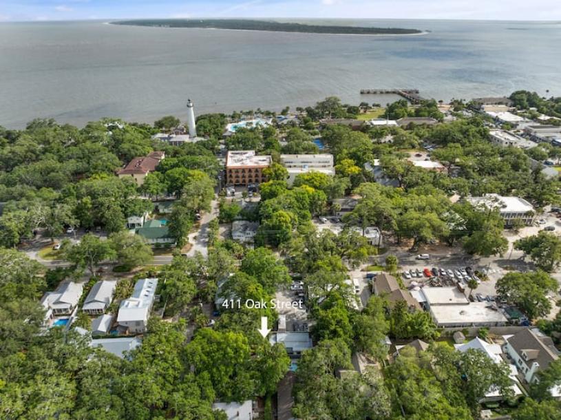 SSI Beach House + Private Pool & Hot Tub w/Bikes!-0