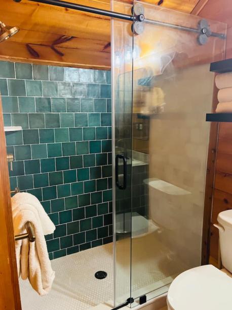 Entire cabin in Sautee Nacoochee, Georgia 4 guests2 bedrooms2 beds2 baths-5