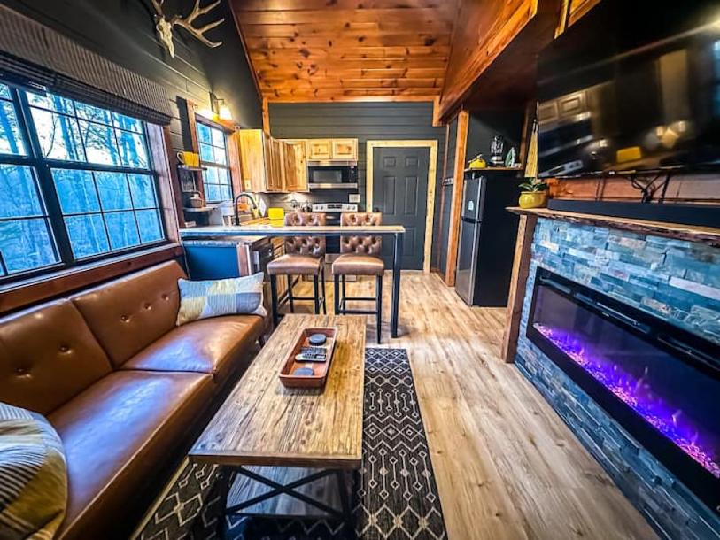 Tiny home in Pigeon Forge, Tennessee 3 guests1 bedroom2 beds1.5 baths-11