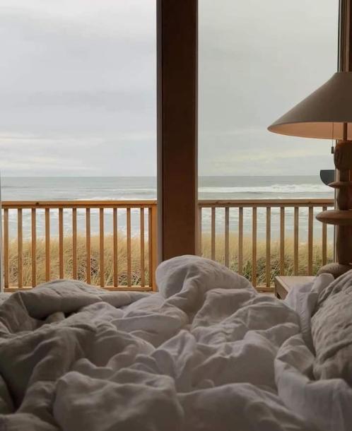 Entire vacation home in Neskowin, Oregon 10 guests4 bedrooms7 beds2 baths-5