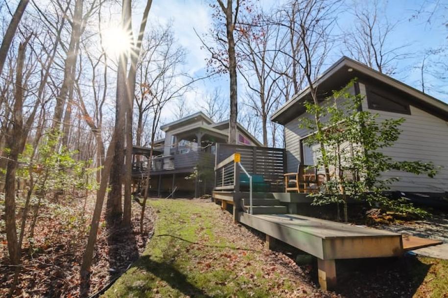 Tiny home in Tracy City, Tennessee 6 guests3 bedrooms2 beds2 baths-1