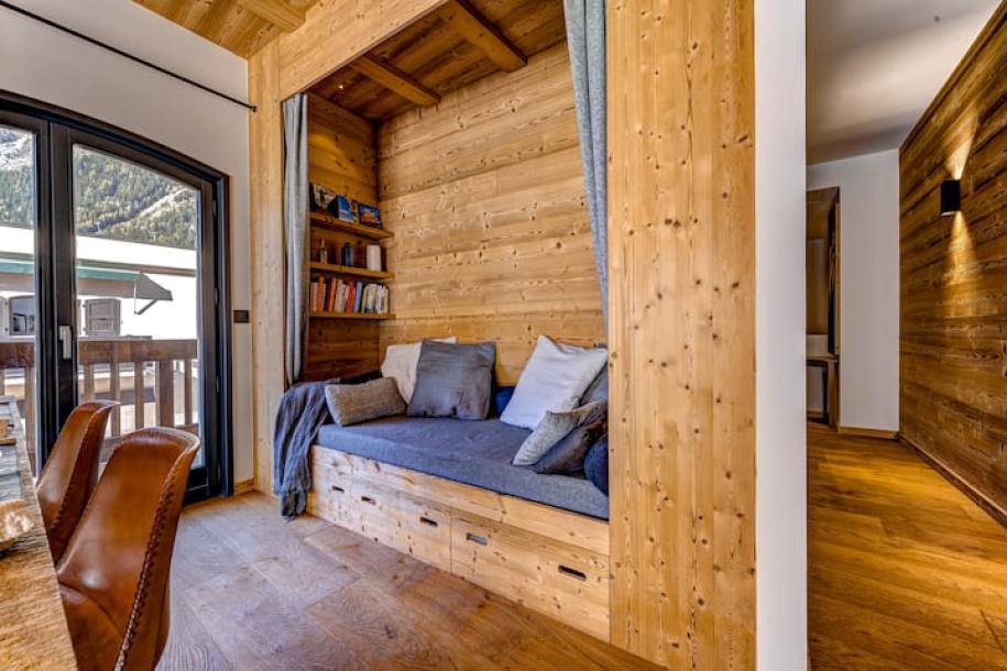 Entire rental unit in Chamonix-Mont-Blanc, France 3 guests1 bedroom3 beds1 bath-12