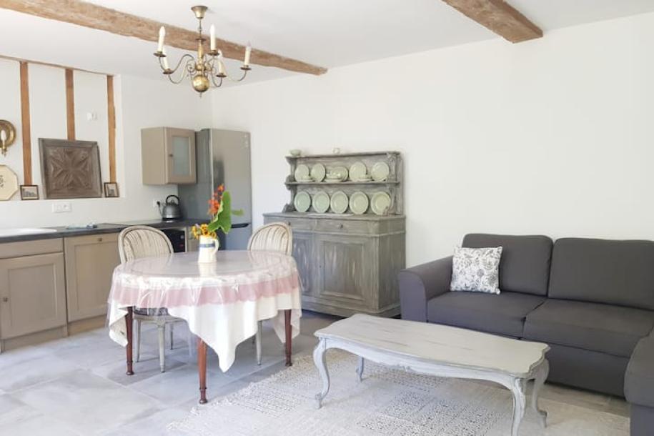 Entire home in Carcassonne, France 3 guests1 bedroom2 beds1 bath-13