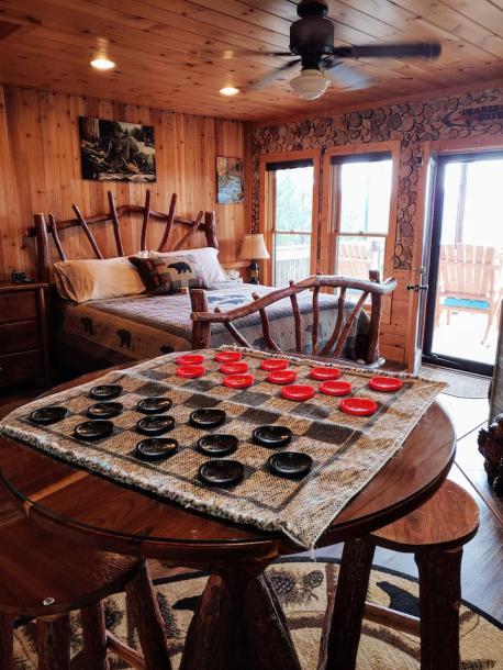 Entire cabin in Sevierville, Tennessee 2 guests1 bedroom1 bed2 baths-10